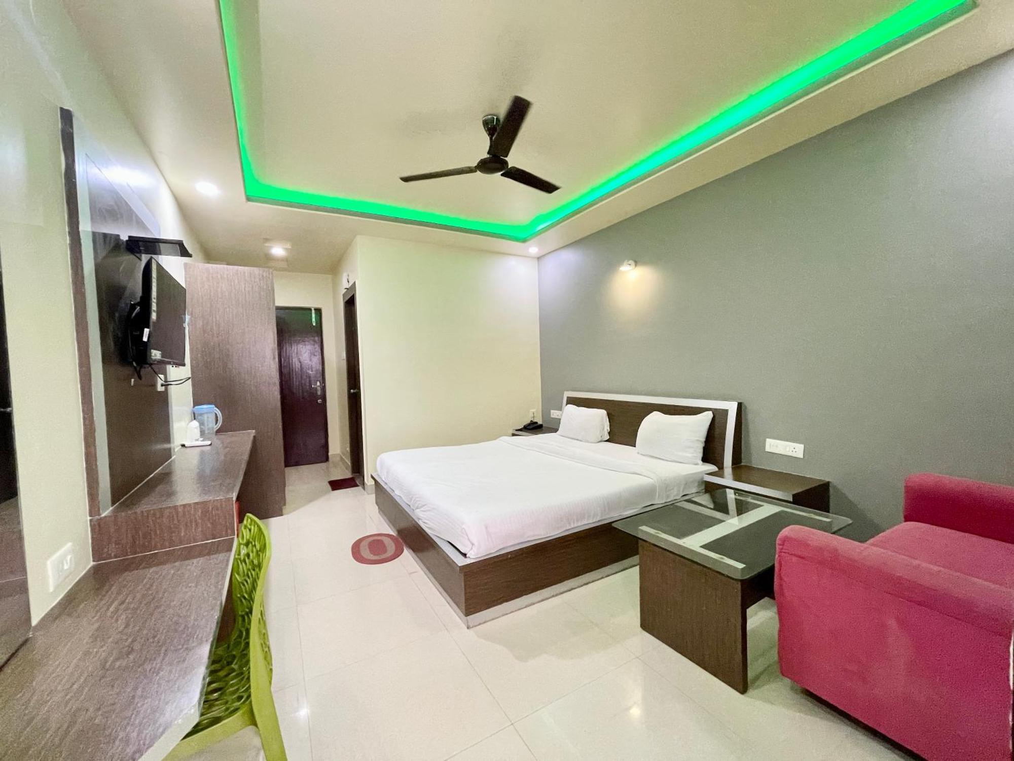 Hotel Trends In Puri Zewnętrze zdjęcie