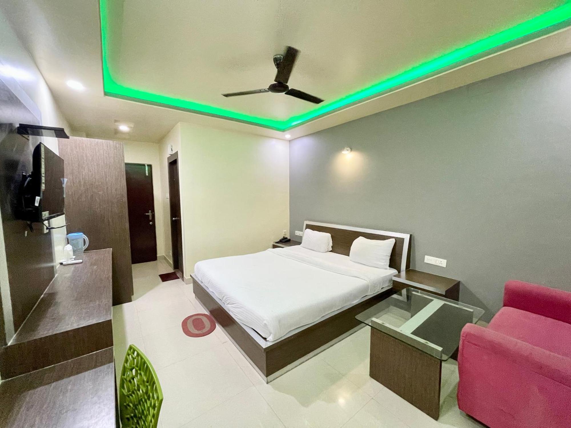 Hotel Trends In Puri Zewnętrze zdjęcie