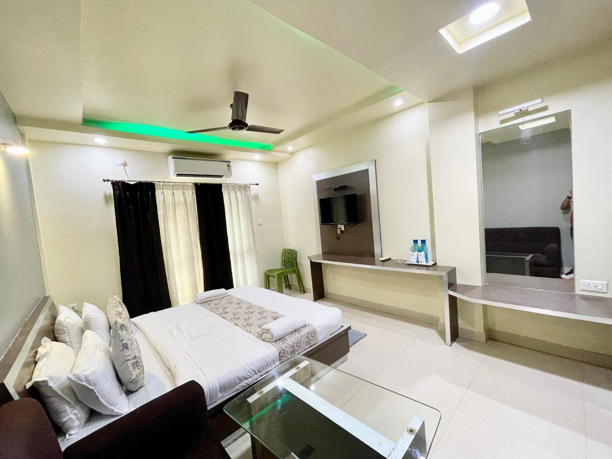 Hotel Trends In Puri Zewnętrze zdjęcie