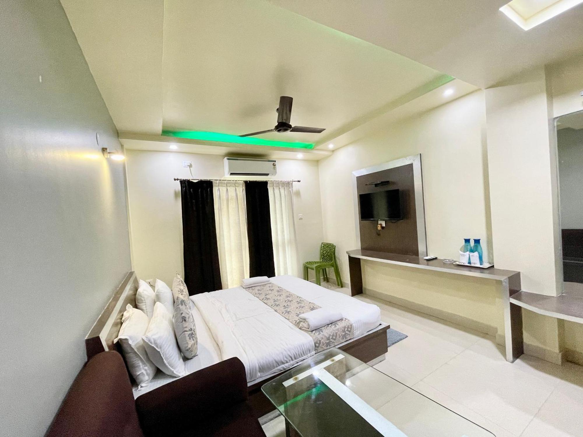 Hotel Trends In Puri Zewnętrze zdjęcie