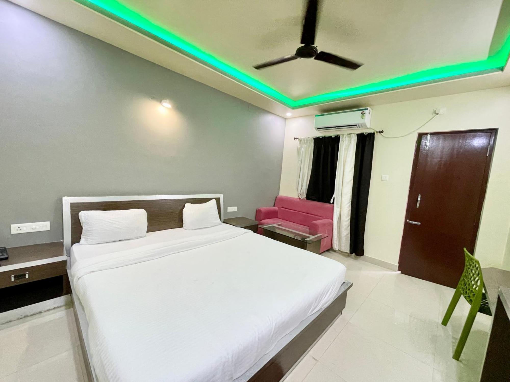 Hotel Trends In Puri Zewnętrze zdjęcie