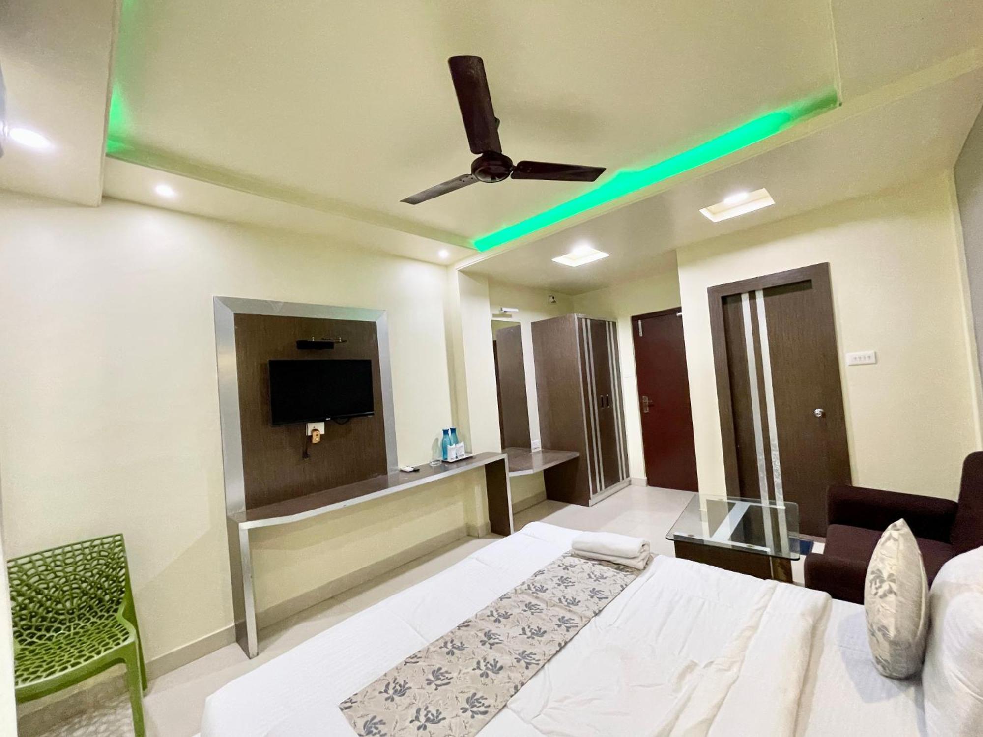 Hotel Trends In Puri Zewnętrze zdjęcie
